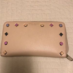 Henri Bendel zip around wallet